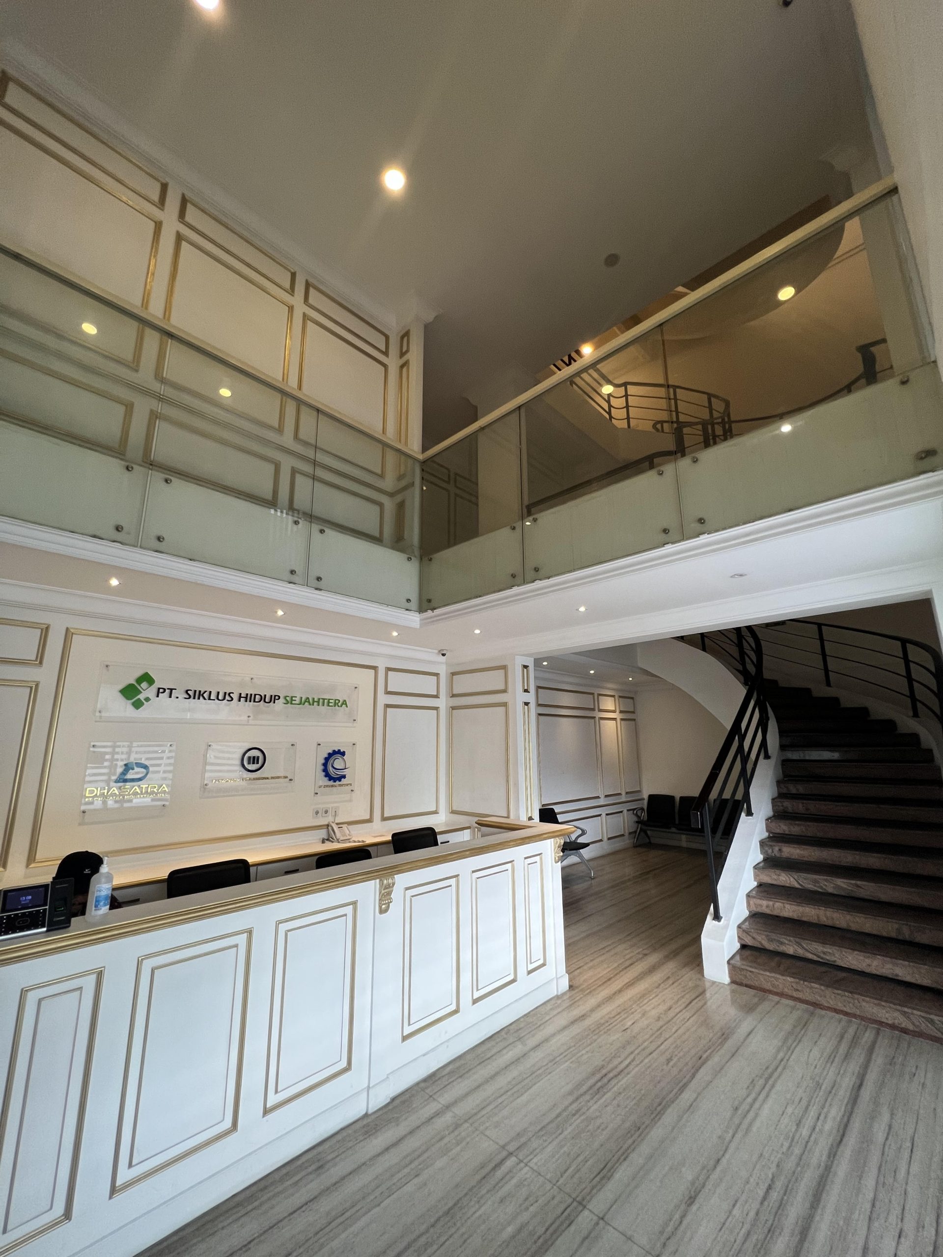 RECEPTION LT.GROUND 1